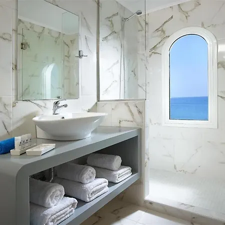 Dioskouroi Apts 3*
