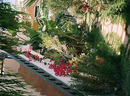 Dioskouroi Apts 3*